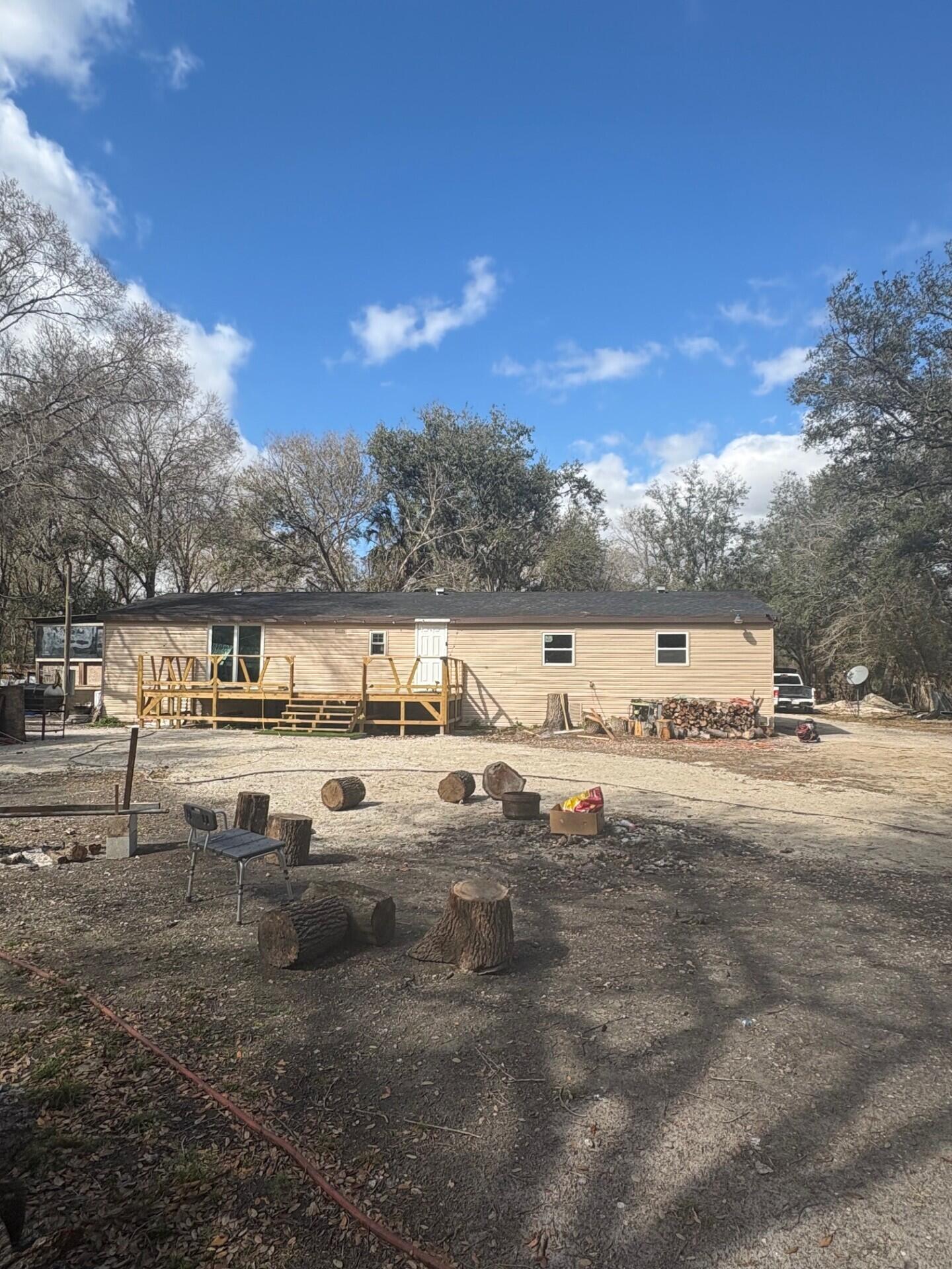 20480 Northwest 294th Street Okeechobee, FL 34972 - Photo 2 of 12 back of trailer large area