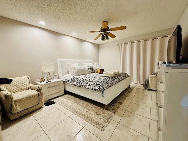 $420,000 | 7426 Pinewalk Drive South, Unit 7426, Margate, FL 33063