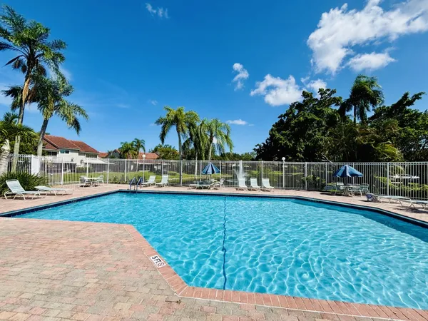 $420,000 | 7426 Pinewalk Drive South, Unit 7426, Margate, FL 33063
