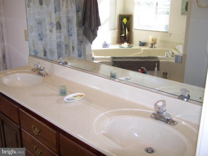 703 Long Point Road Grasonville, MD 21638 - Photo 17 of 28 Master Bath