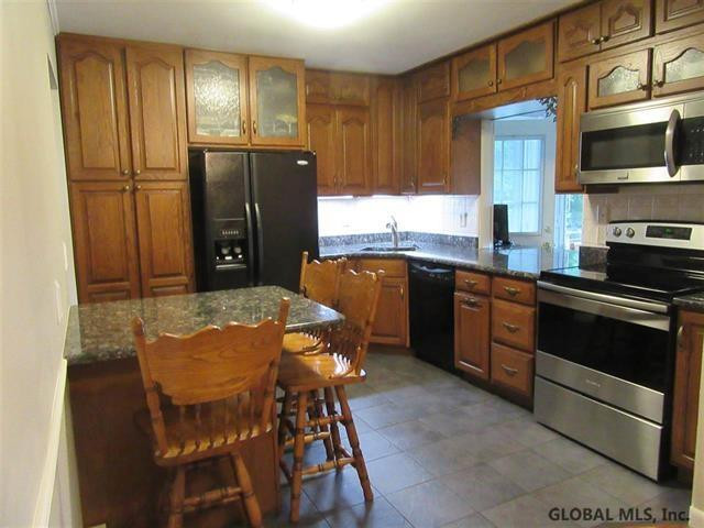 14 Marcel Road Halfmoon, NY 12065 - Photo 8 of 20 Photo 8