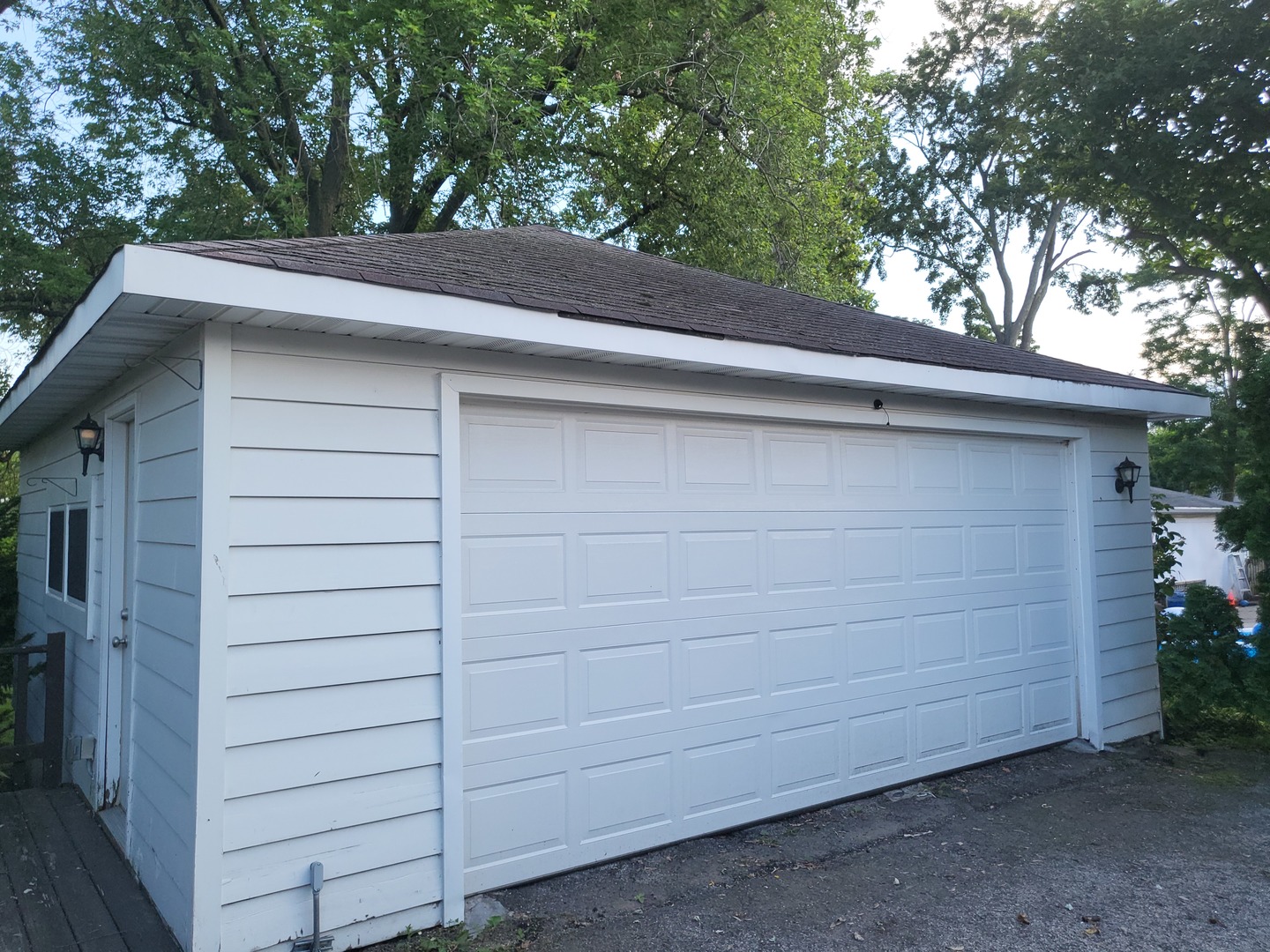 111 East 13th Street Lombard, IL 60148 - Photo 23 of 24 a backyard of a house