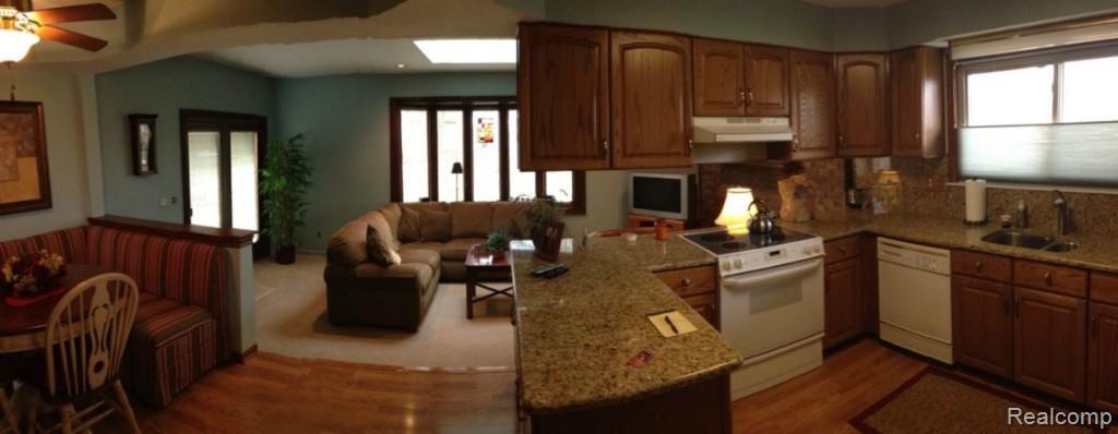20463 Coachwood Road Riverview, MI 48193 - Photo 10 of 44 IMG_0009.jpg