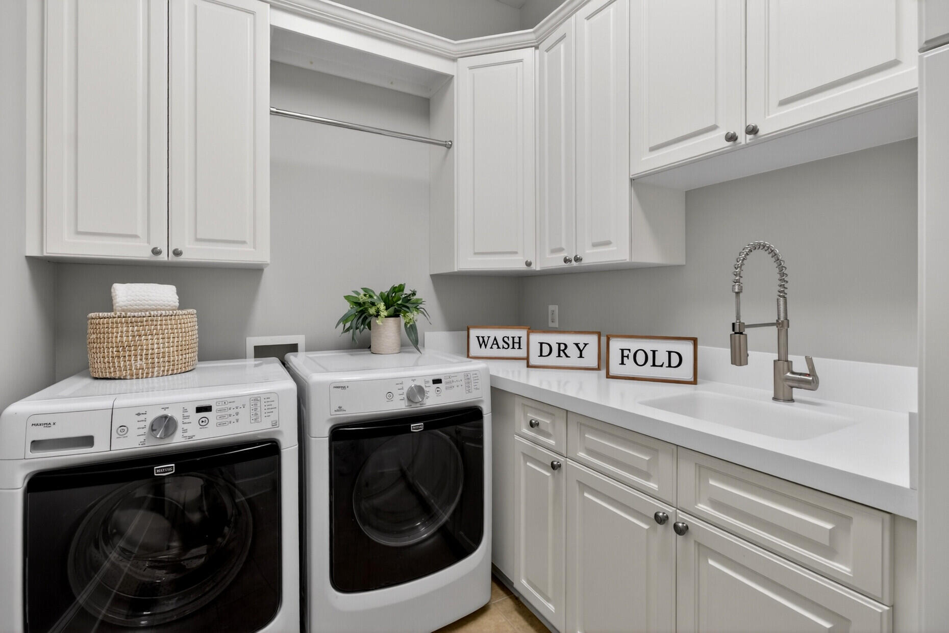9 Watroo Point Charleston, SC 29492 - Photo 33 of 53 Laundry Room