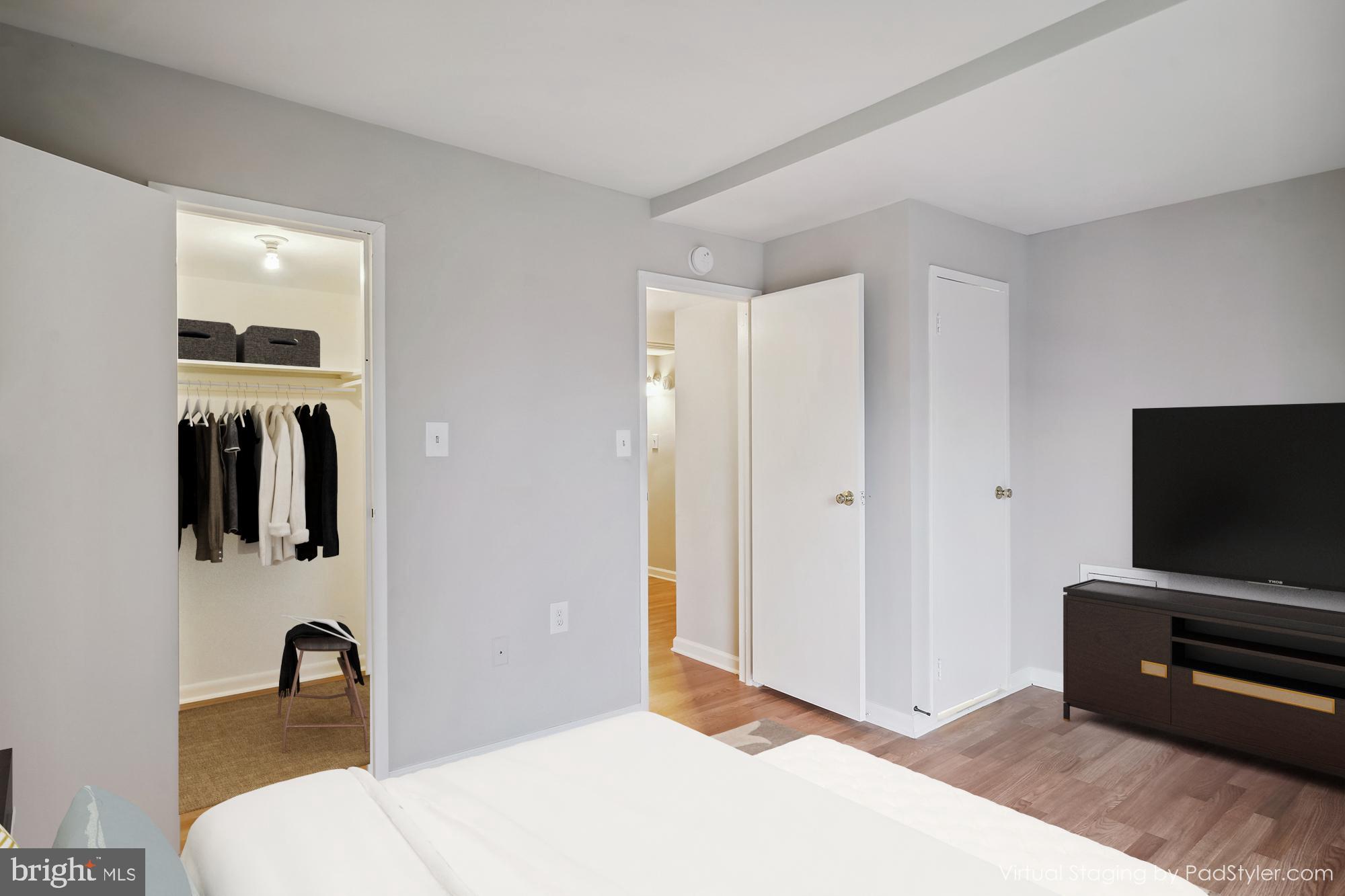 17817 Buehler Road, Unit 96 Olney, MD 20832 - Photo 8 of 38 a bedroom with furniture and a window