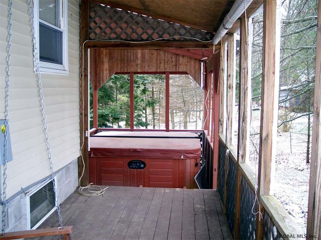 155 McQuade Road Amsterdam, NY 12010 - Photo 5 of 14 Photo 5