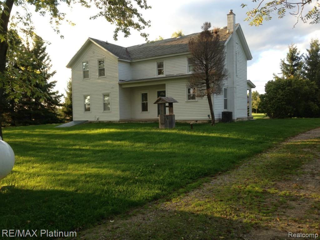 4030 East Clyde Road Howell, MI 48855 - Photo 1 of 20 BACK OF HOSE.jpg