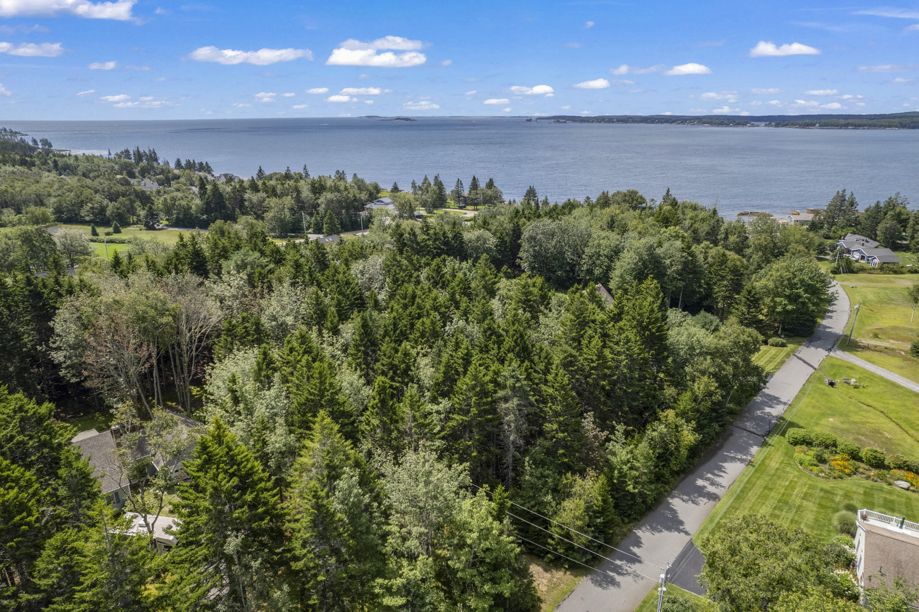 27 Tispaquin Trail New Harbor, ME 04554 - Photo 7 of 18 27 Tispaquin Trail_104