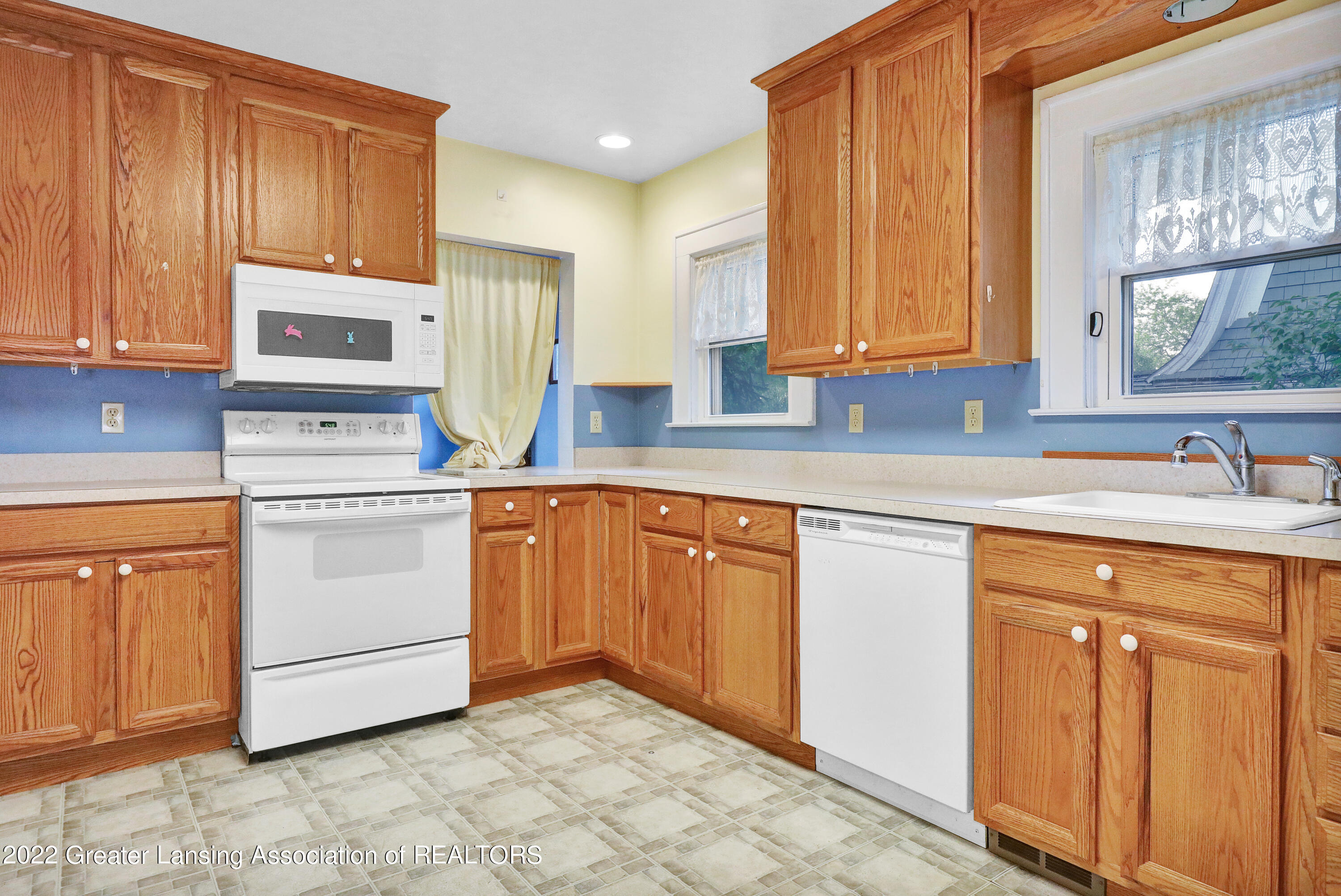 330 Wayburn Road Lansing, MI 48910 - Photo 11 of 54 9I3A3590