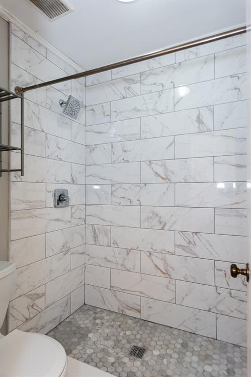 591 Emory Oaks Way, Unit 591 Decatur, GA 30033 - Photo 30 of 33 a bathroom with a shower