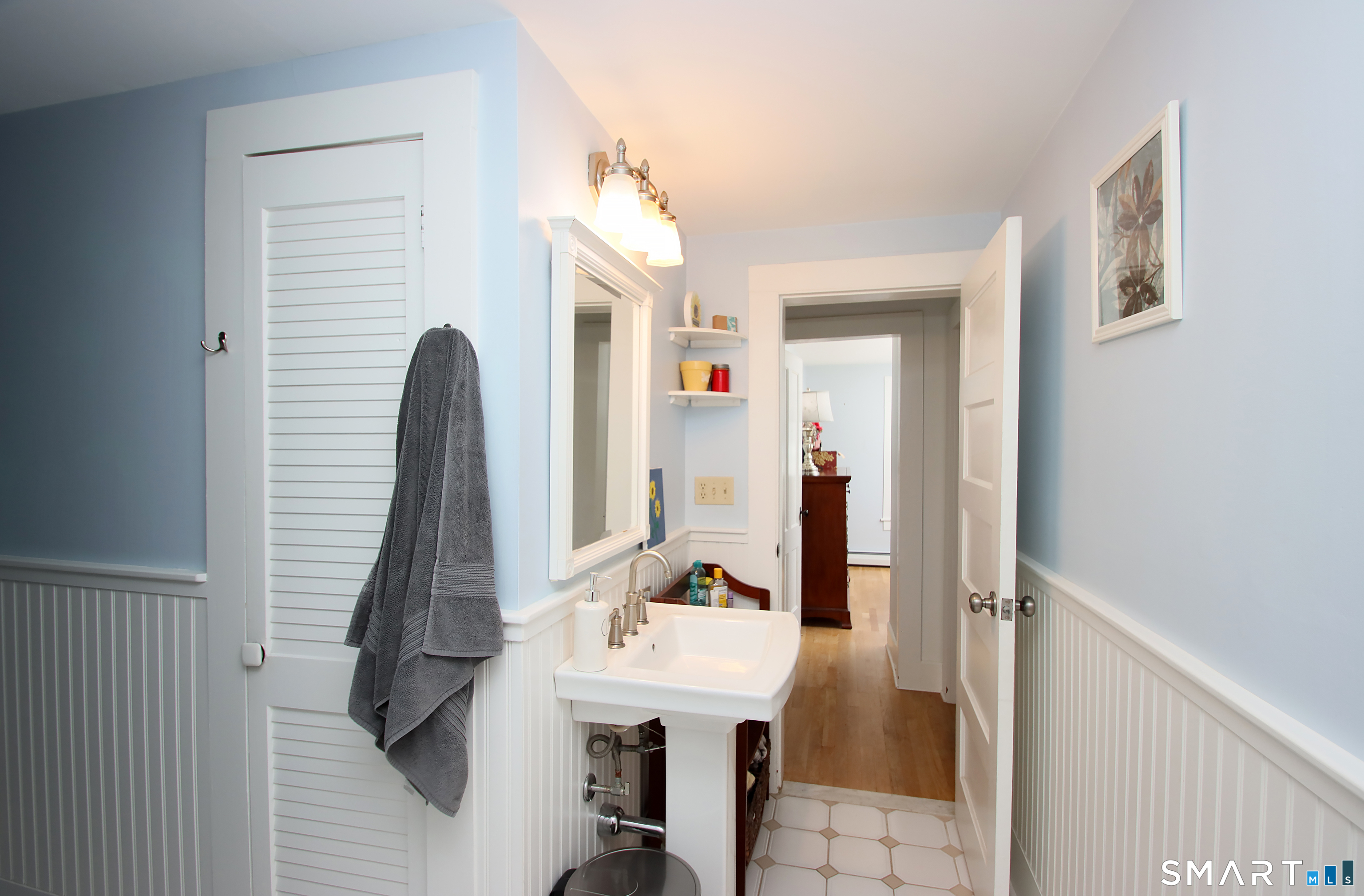 7 Middle Lane Simsbury, CT 06070 - Photo 18 of 27
