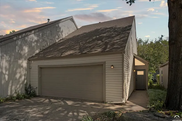 $199,000 | 110 Glenview Drive, Lawrence, KS 66049