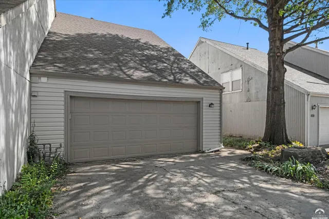 $199,000 | 110 Glenview Drive, Lawrence, KS 66049