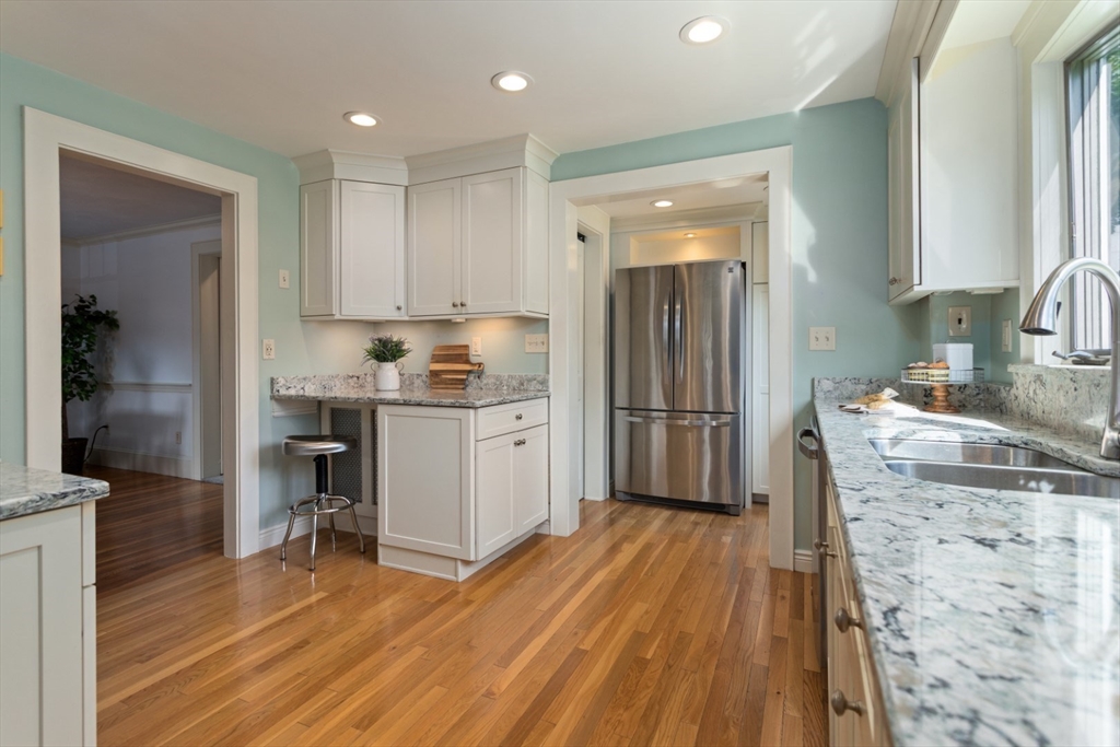 6 Vale Road Reading, MA 01867 - Photo 13 of 40 Gallery Image 13