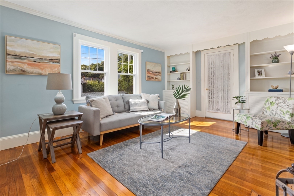 6 Vale Road Reading, MA 01867 - Photo 6 of 40 Gallery Image 6