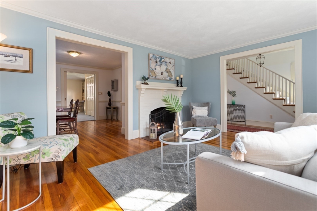 6 Vale Road Reading, MA 01867 - Photo 9 of 40 Gallery Image 9