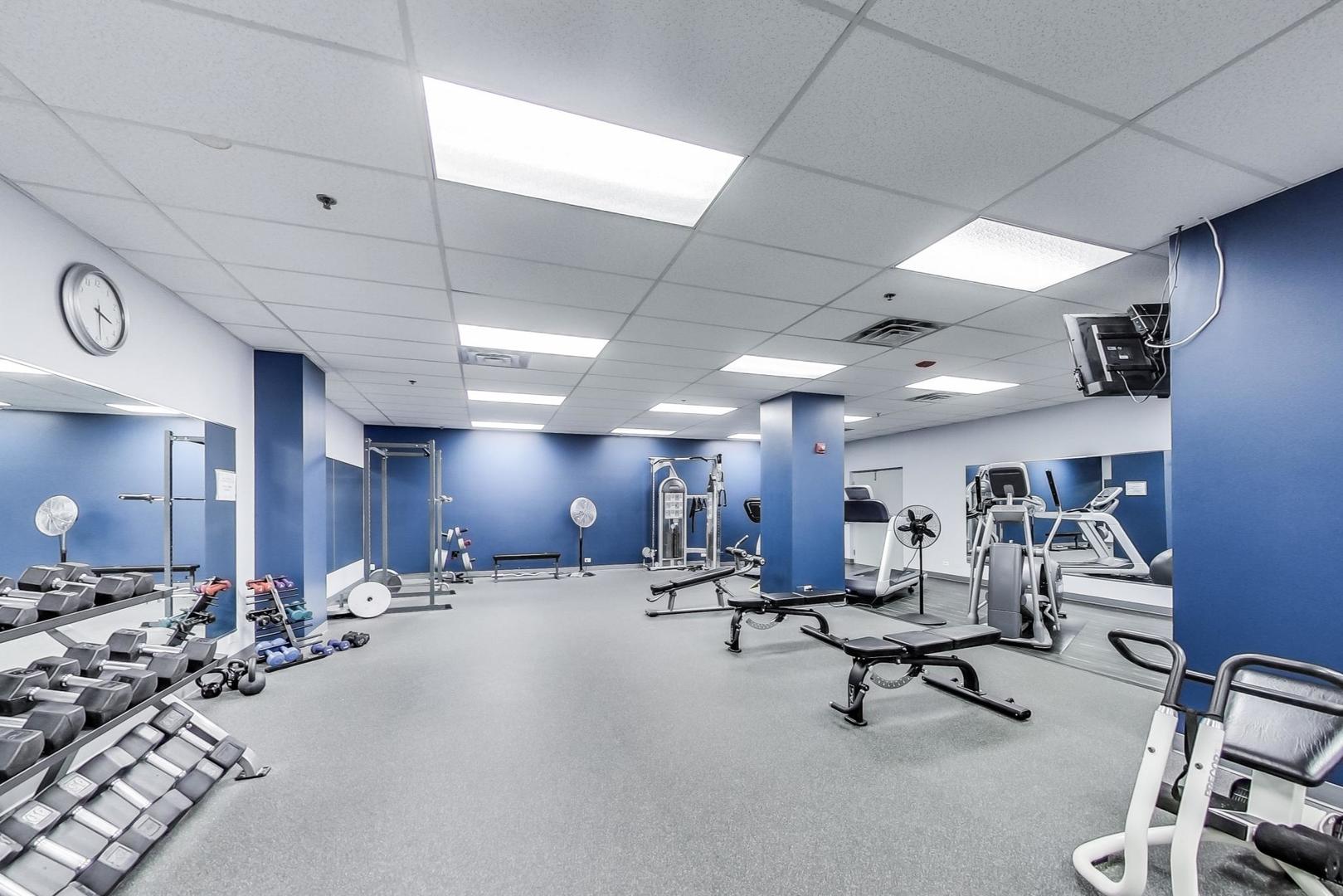 212 West Washington Street, Unit 1202 Chicago, IL 60606 - Photo 11 of 14