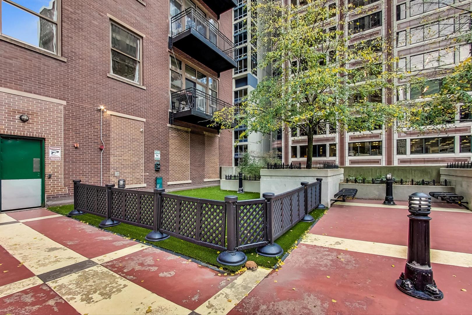 212 West Washington Street, Unit 1202 Chicago, IL 60606 - Photo 13 of 14