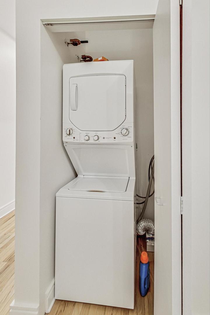 212 West Washington Street, Unit 1202 Chicago, IL 60606 - Photo 9 of 14