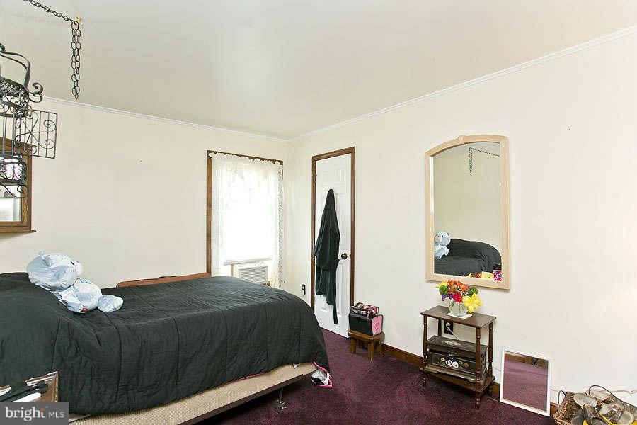 1455 Chestnut Grove Road Winchester, VA 22603 - Photo 16 of 29 Bedroom