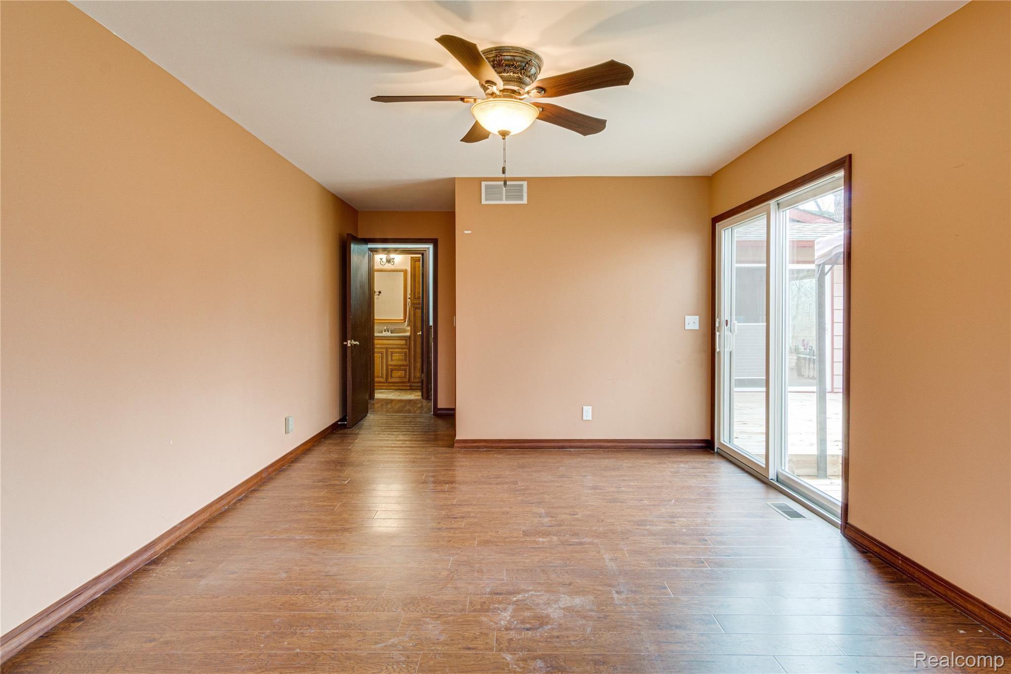 12030 Gage Road Holly, MI 48442 - Photo 29 of 52 Interiors (32 of 44).jpg