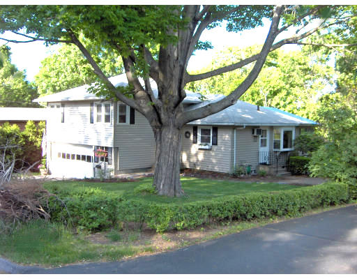 12 Hapgood Road Worcester, MA 01605 - Photo 1 of 19 Gallery Image 1