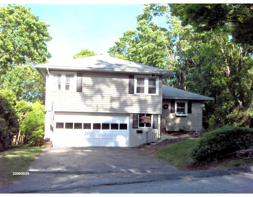 12 Hapgood Road Worcester, MA 01605 - Photo 16 of 19 Gallery Image 16