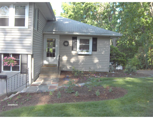 12 Hapgood Road Worcester, MA 01605 - Photo 17 of 19 Gallery Image 17