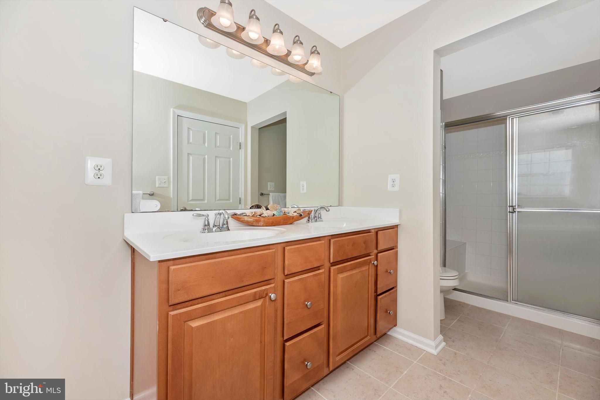 2055 Spring Run Circle Frederick, MD 21702 - Photo 21 of 31 Primary Suite Private Bath