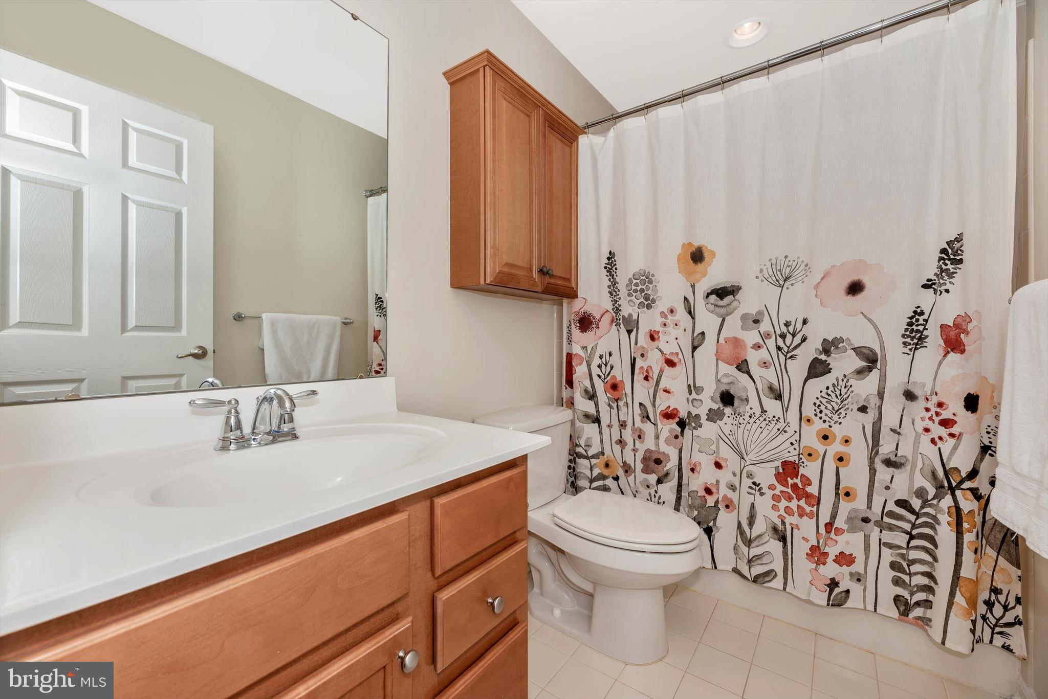 2055 Spring Run Circle Frederick, MD 21702 - Photo 24 of 31 Top Level Full Hall Bath