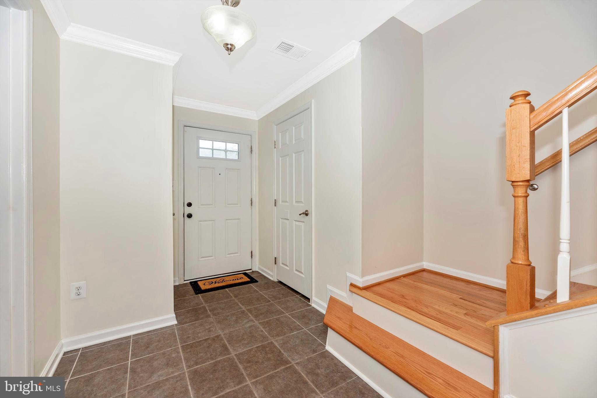 2055 Spring Run Circle Frederick, MD 21702 - Photo 3 of 31 Main Entrance - Half Bath