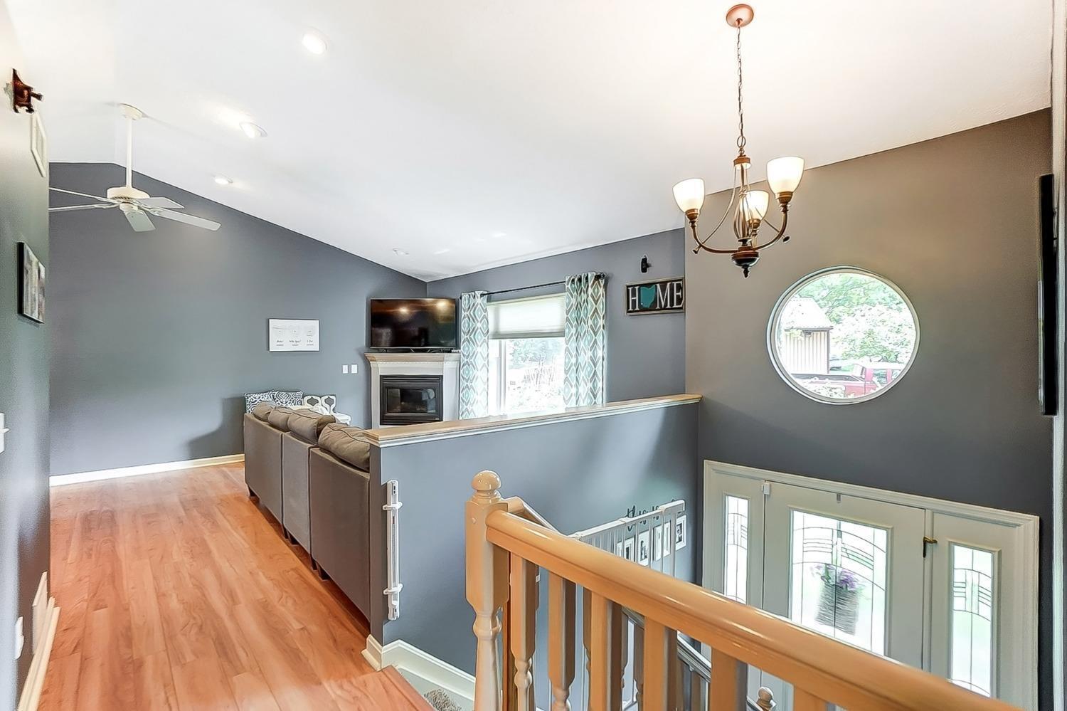 6747 Daleview Road Cincinnati, OH 45247 - Photo 3 of 41