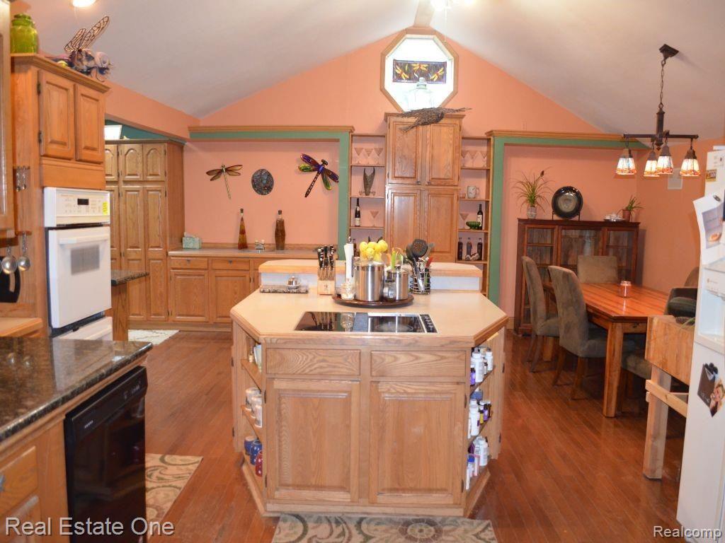 577 Chilson Road Howell, MI 48843 - Photo 3 of 20 DSC_0744.JPG