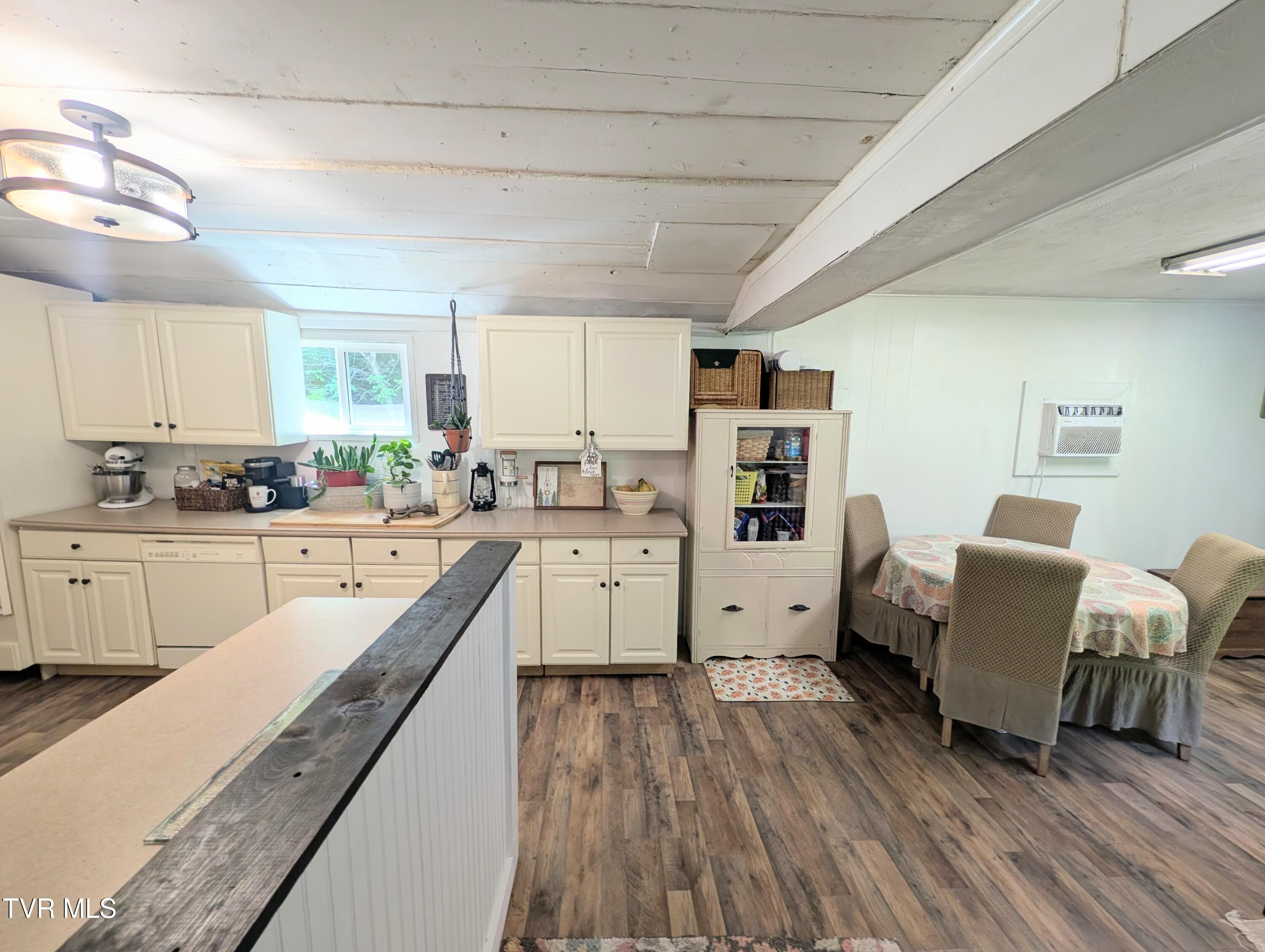3058 Aily Road Dante, VA 24237 - Photo 29 of 54 1000022398