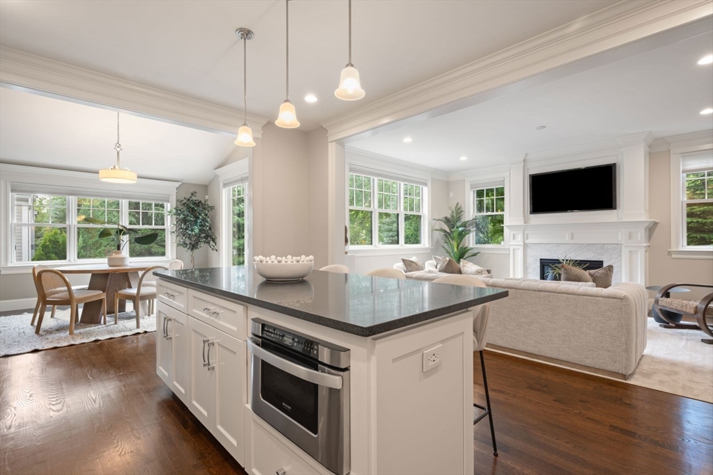 11 Lillian Way, Unit 11 Wayland, MA 01778 - Photo 6 of 32
