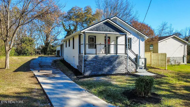 $319,000 | 1226 Ohio Avenue, Knoxville, TN 37921