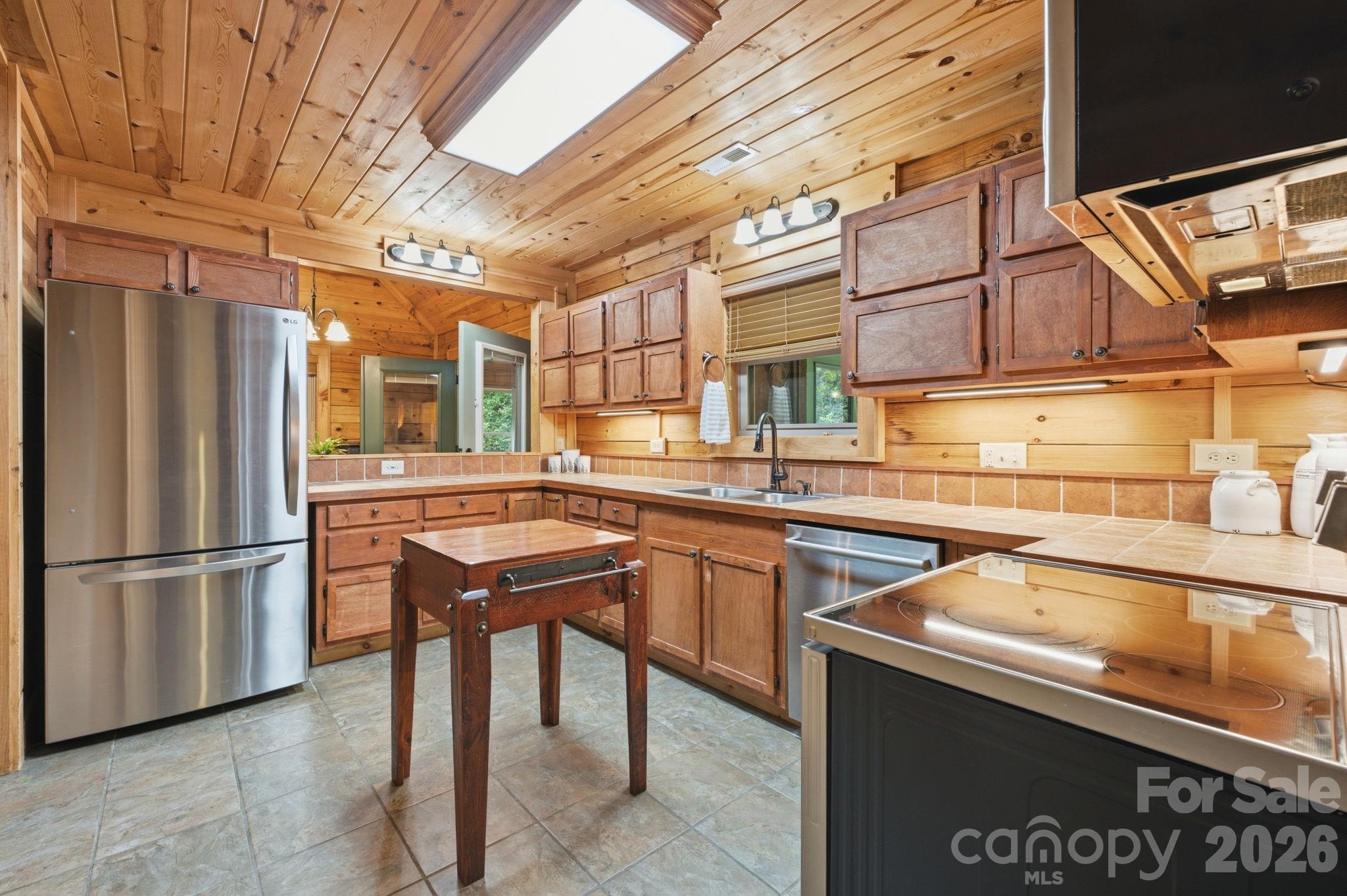 1026 High Top Mountain Road Whittier, NC 28789 - Photo 16 of 45
