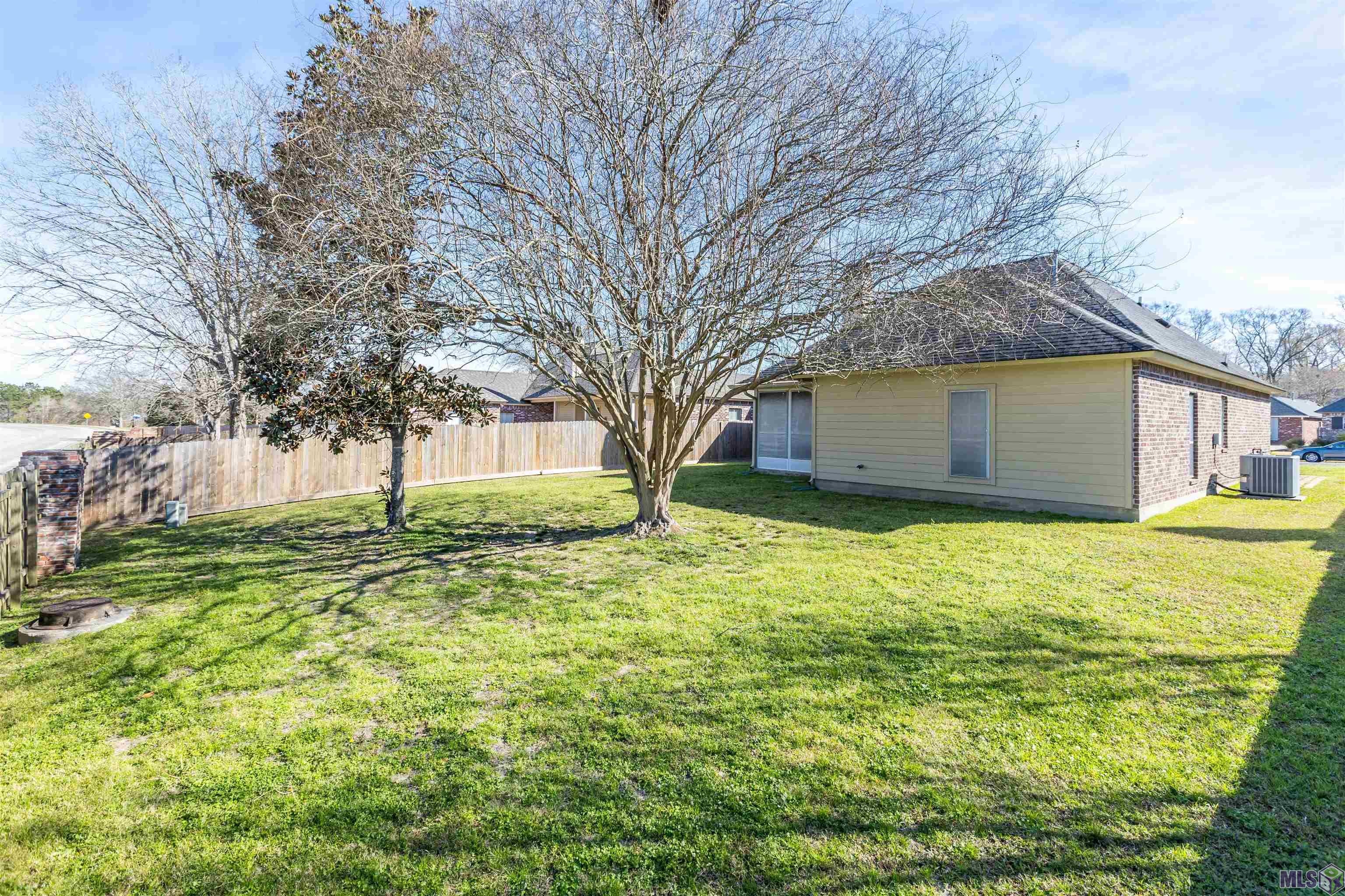 3938 Meadow Ridge Drive Baton Rouge, LA 70817 - Photo 28 of 30 Gallery Image 28