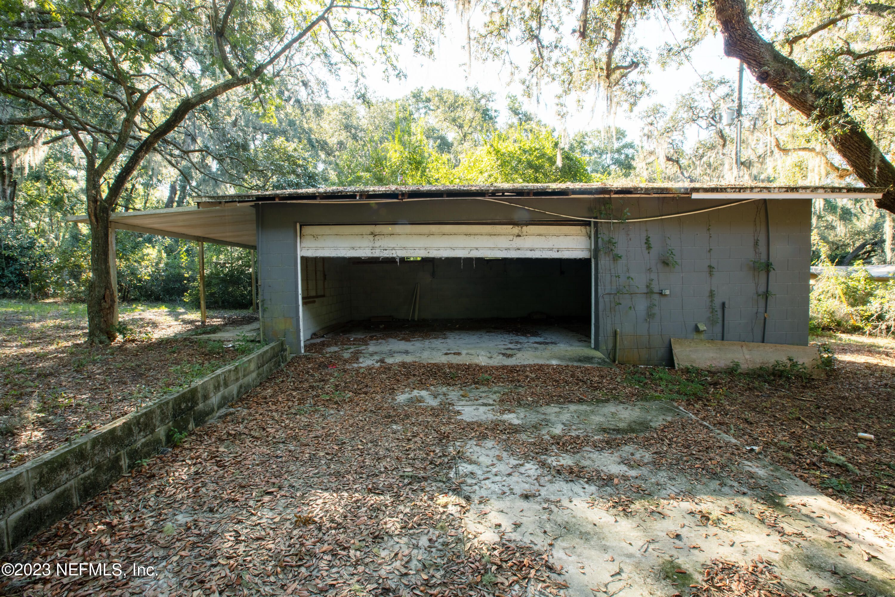 5665 White Sands Road Keystone Heights, FL 32656 - Photo 72 of 96 Garage