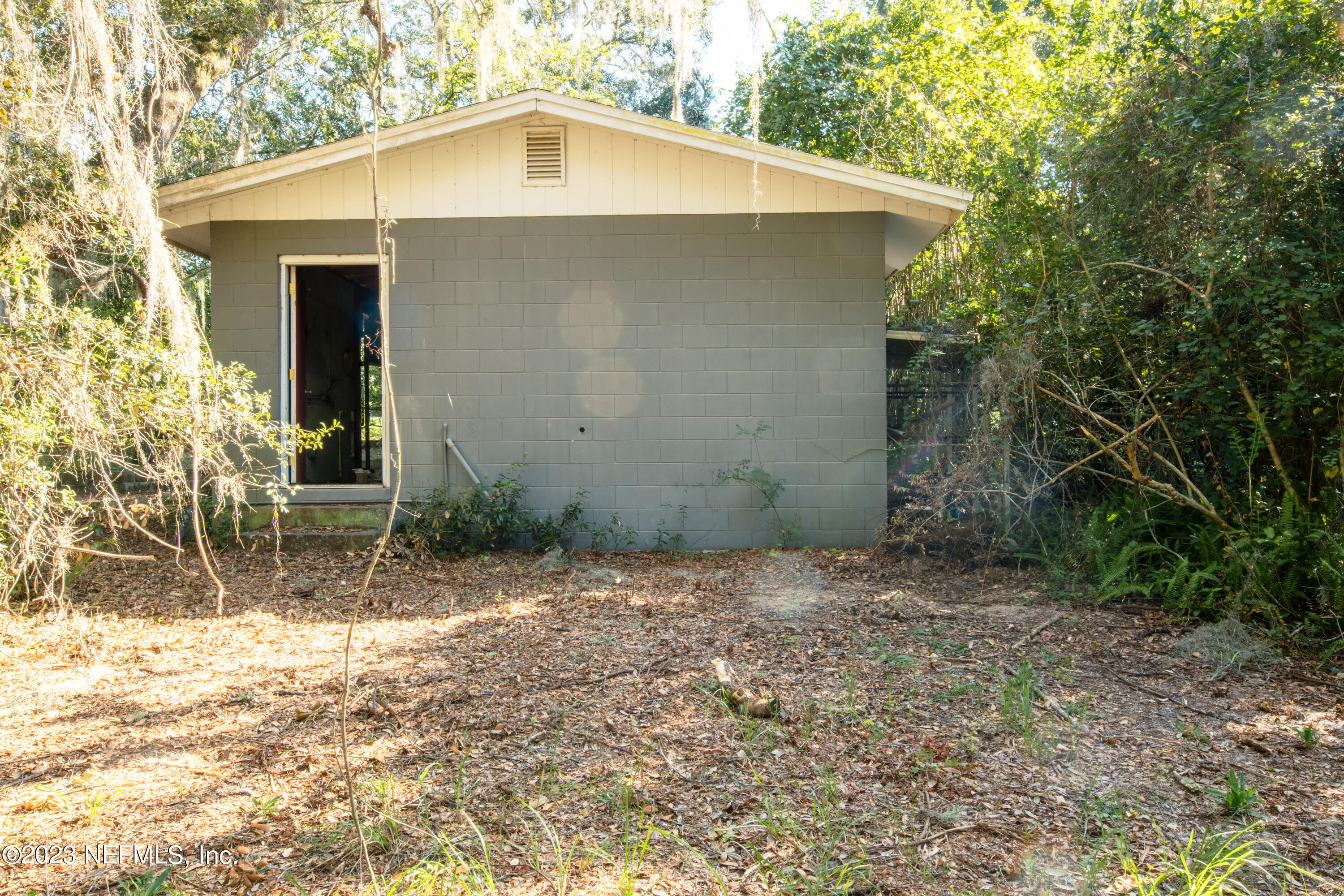 5665 White Sands Road Keystone Heights, FL 32656 - Photo 74 of 96 Garage