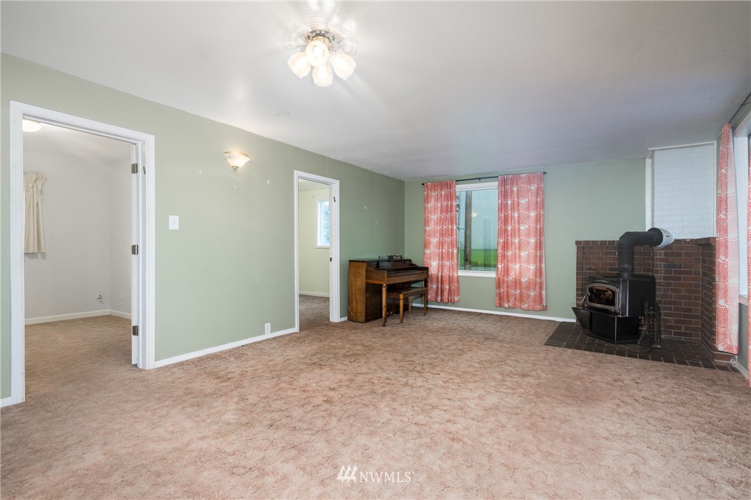 9232 Collins Road Sedro-Woolley, WA 98284 - Photo 2 of 19 Gallery Image 2