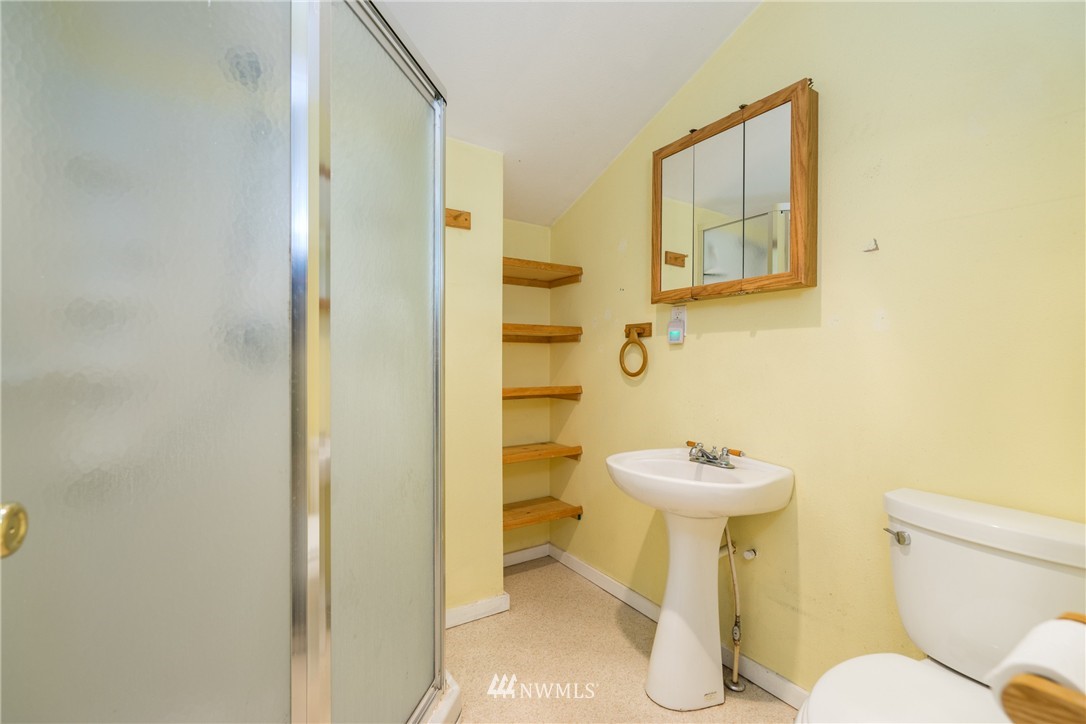 9232 Collins Road Sedro-Woolley, WA 98284 - Photo 9 of 19 Gallery Image 9