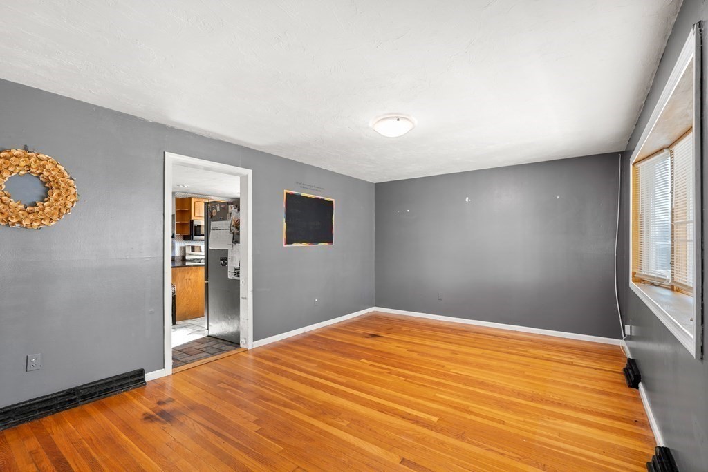 428 Butman Road Lowell, MA 01852 - Photo 4 of 40 Gallery Image 4