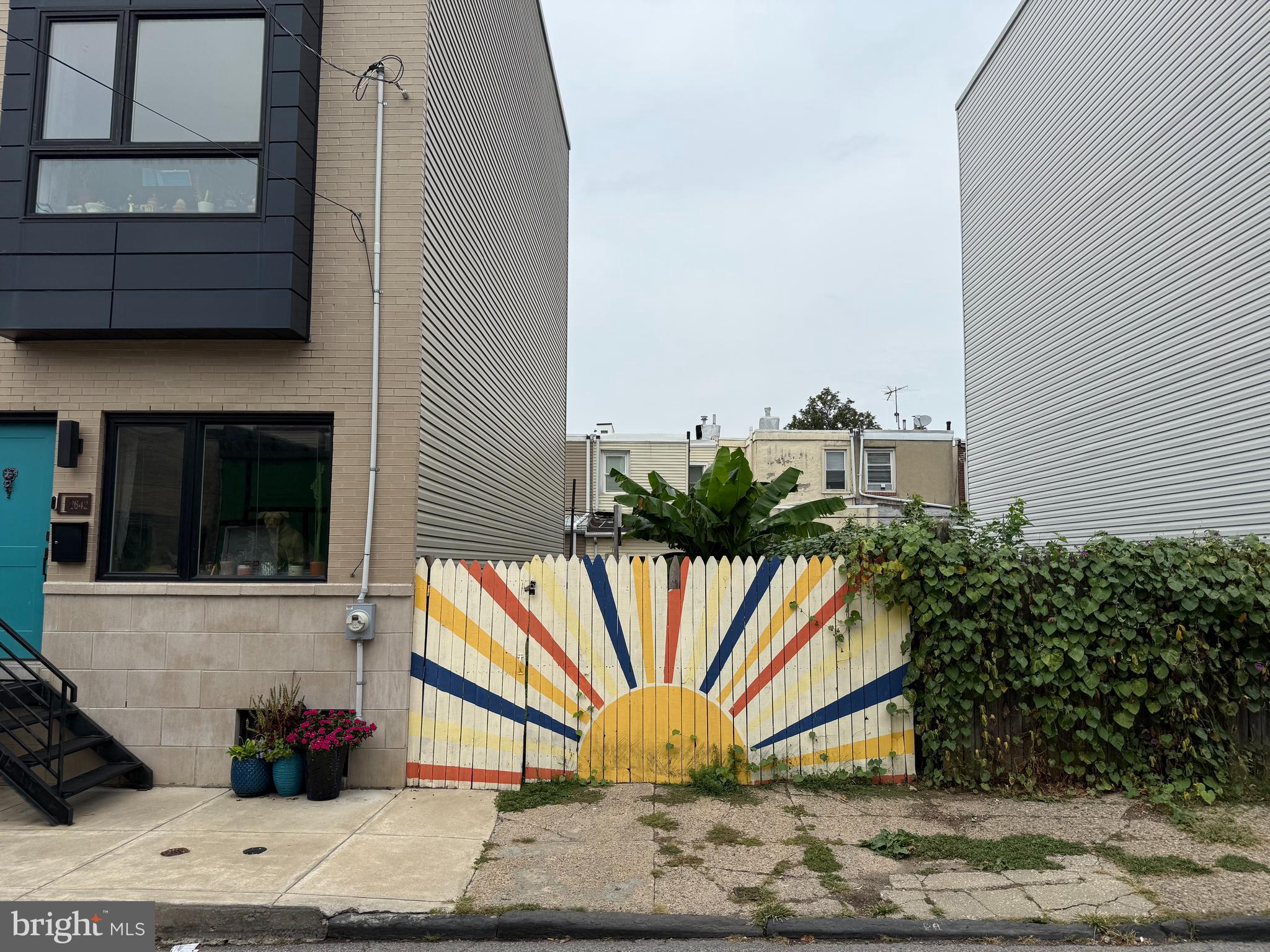 a view of a entryway door of the house