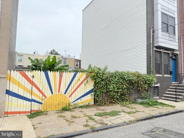 a view of a entryway door of the house