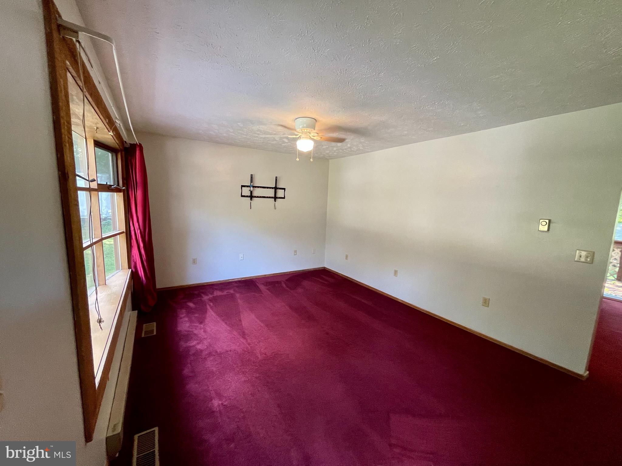 157 Apache Trail Chester Gap, VA 22623 - Photo 4 of 31