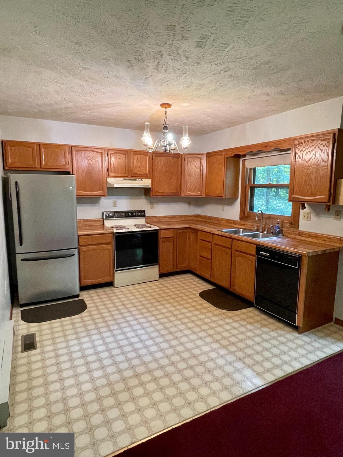 157 Apache Trail Chester Gap, VA 22623 - Photo 8 of 31