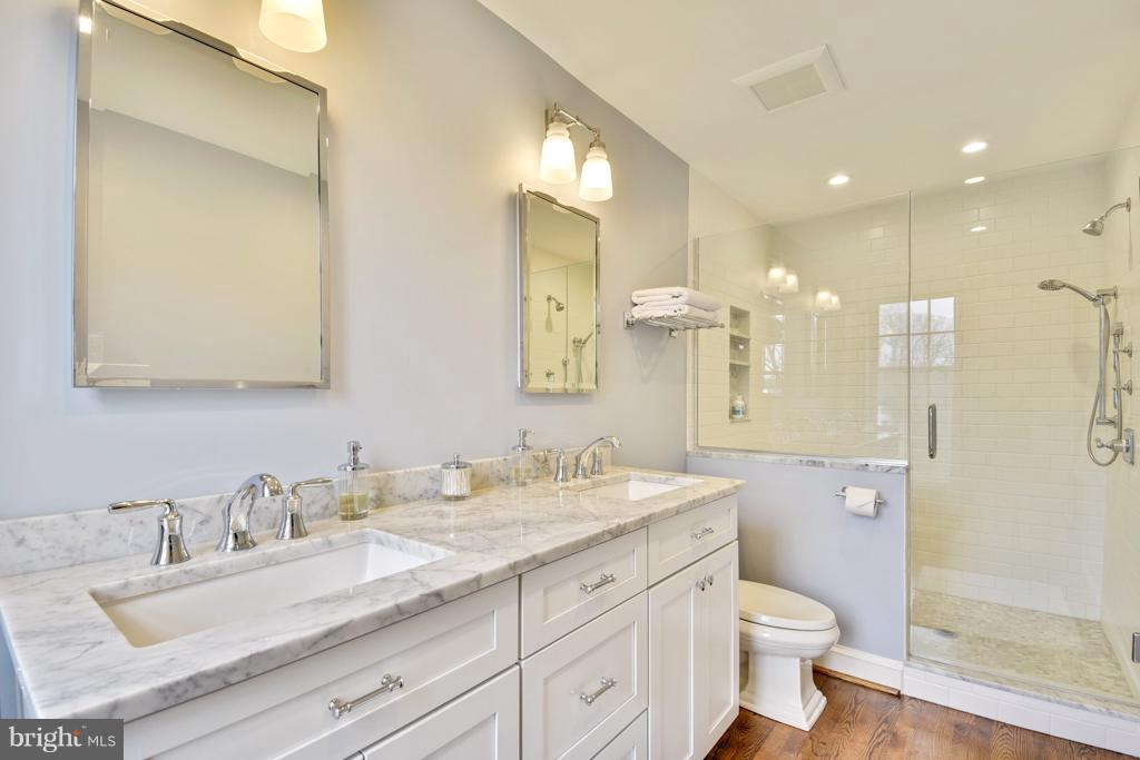 1101 Rolandvue Road Towson, MD 21204 - Photo 15 of 30 Bath (Master)