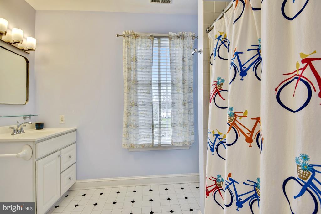 1101 Rolandvue Road Towson, MD 21204 - Photo 22 of 30 Bath