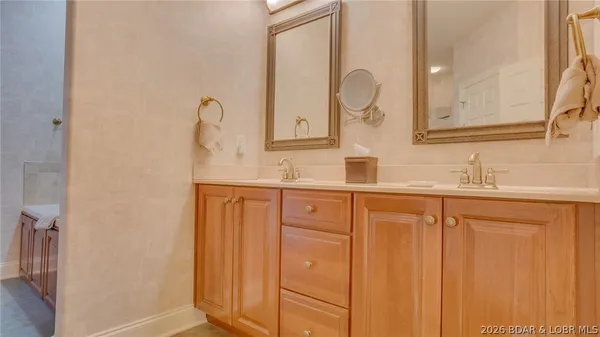 $5,000 | 15 Via Pendio Drive, Unit D15, Sunrise Beach, MO 65079